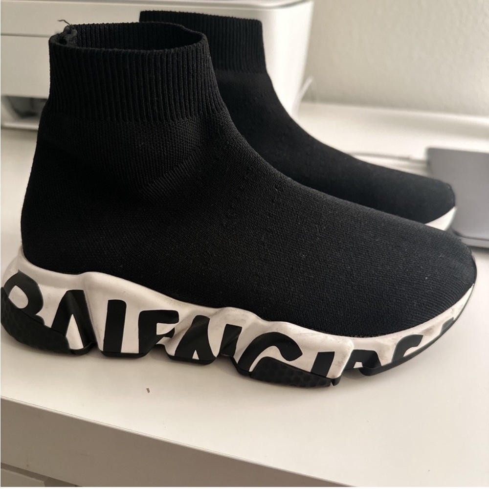 balenciagas speed 2.0 womens 5 sock sneaker